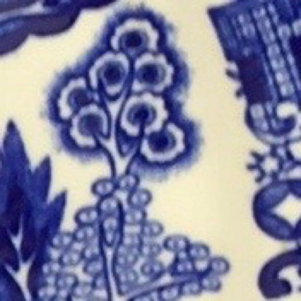 Vintage 40s Blue Willow Collectible 9” Ceramic Plate